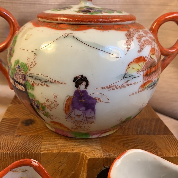 Handmade Japanese Porcelain 4-piece set - Picture 4 of 16